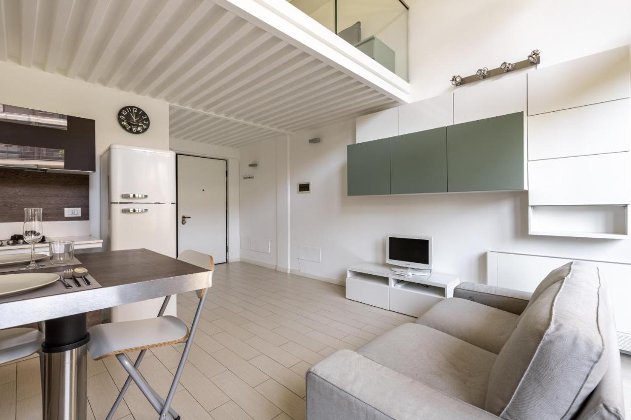 Elegant Loft With Balcony! Milão Exterior foto