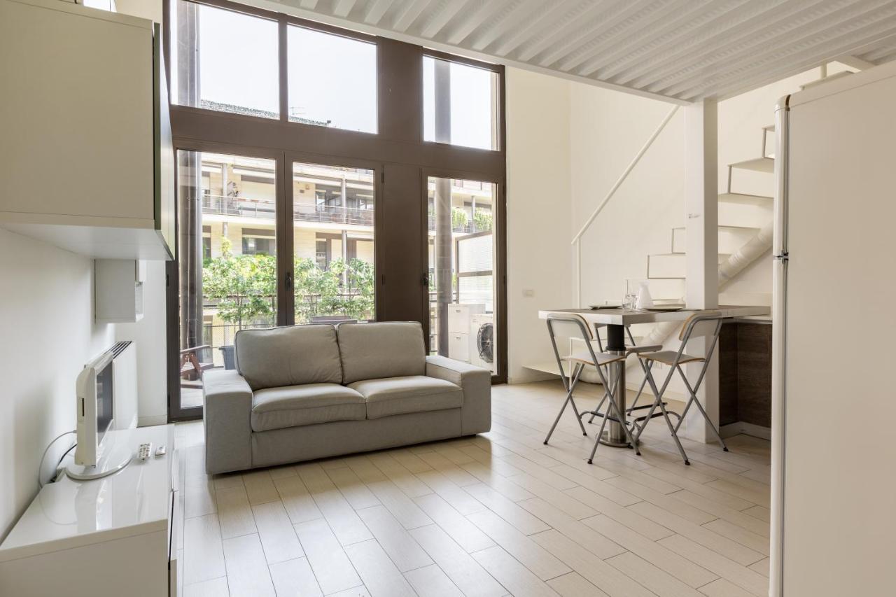 Elegant Loft With Balcony! Milão Exterior foto
